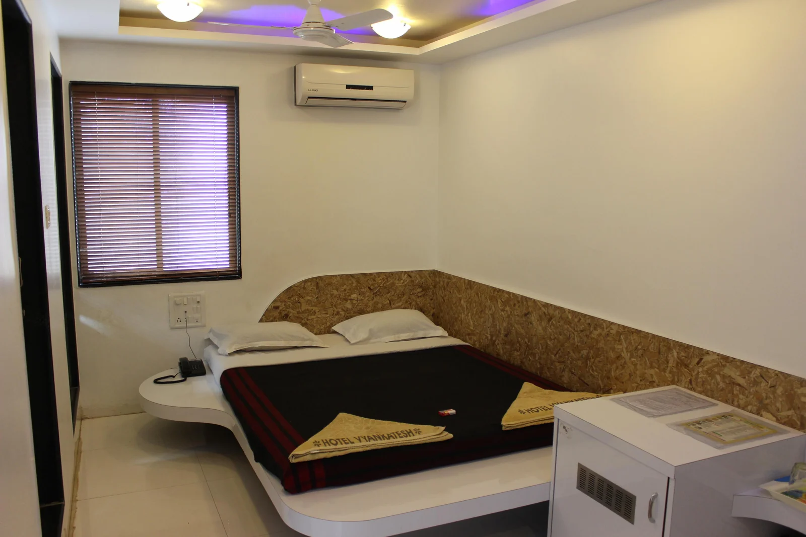 Executive AC Room (Ground Floor) at Hotel Vyankatesh