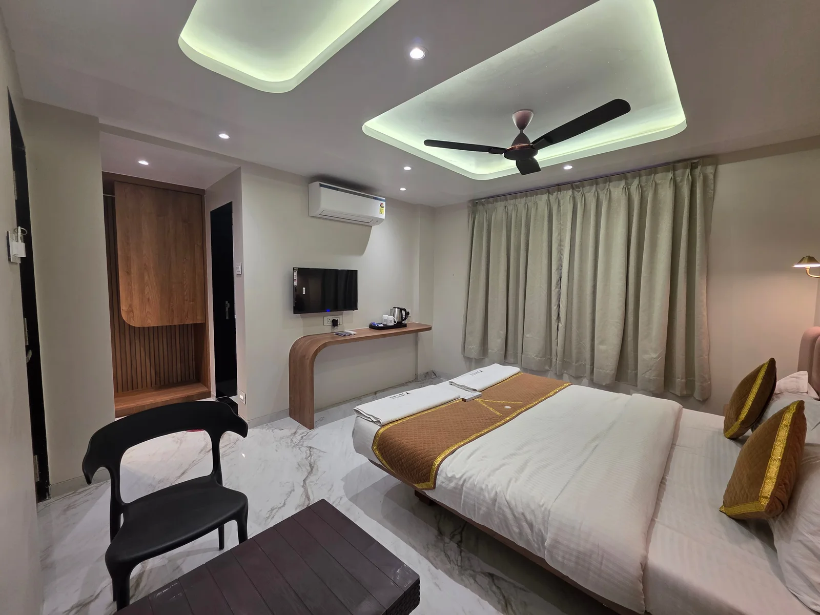 Executive AC Room (Ground Floor) at Hotel Vyankatesh