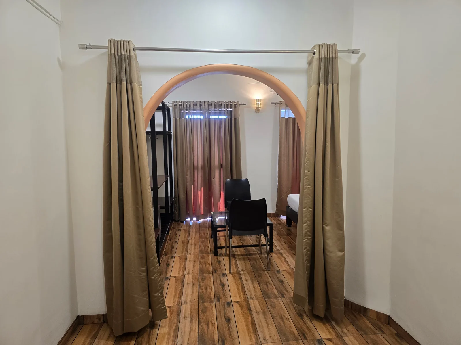 Jacuzzi Bathtub Suite AC at Hotel Vyankatesh
