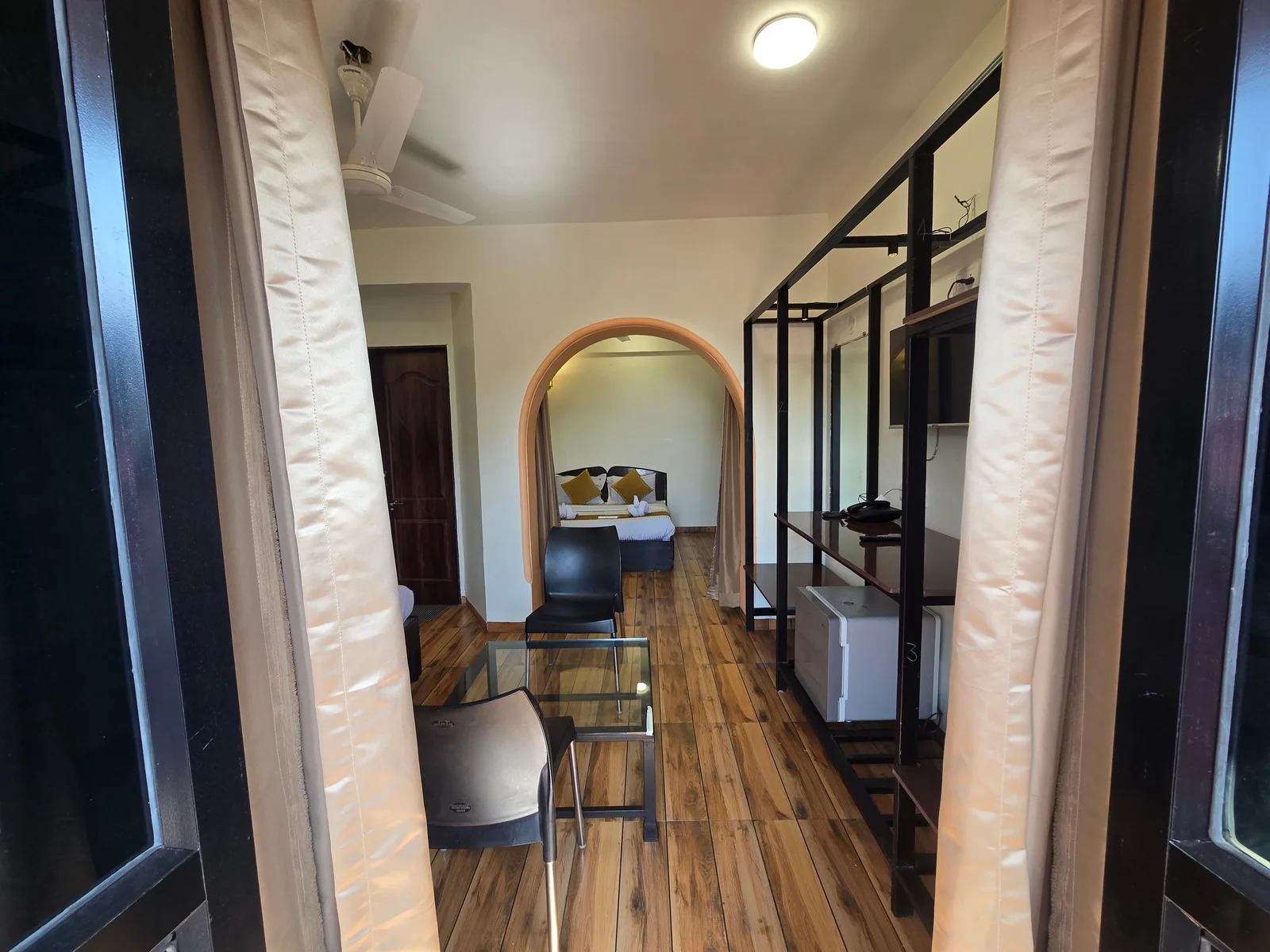 Jacuzzi Bathtub Suite AC at Hotel Vyankatesh