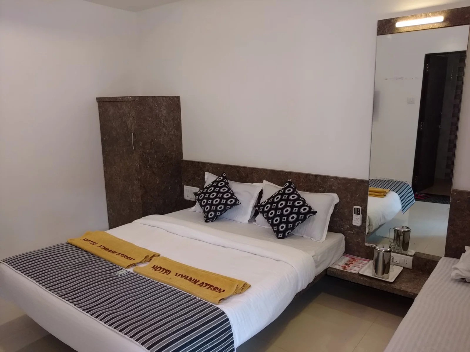 Super Deluxe Stilt Floor Room
