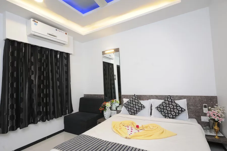 Super Deluxe Room AC (Stilt Floor) at Hotel Vyankatesh