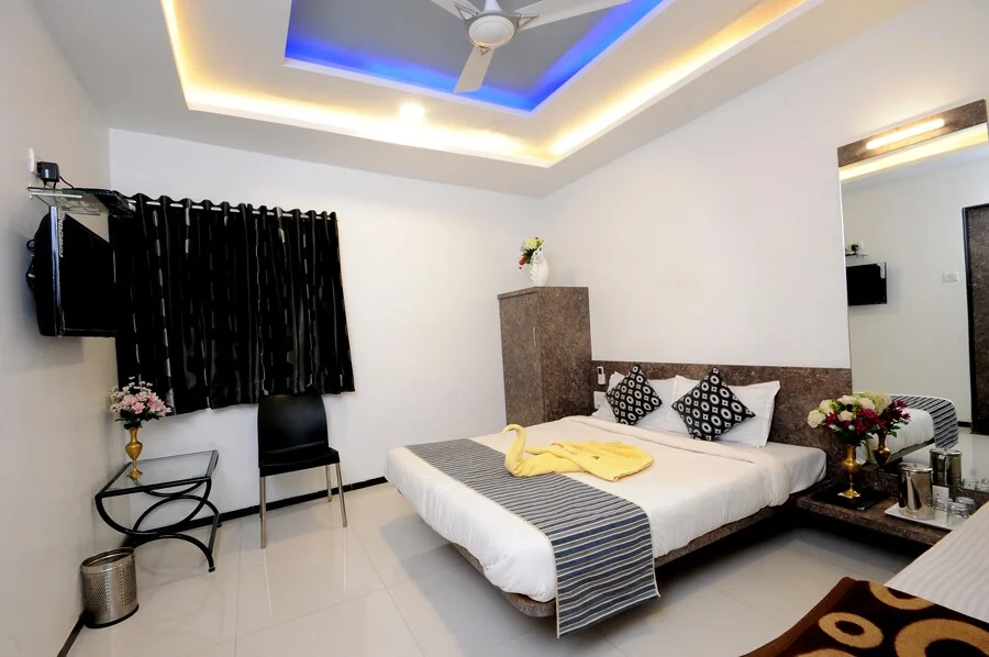 Super Deluxe Room with AC at Hotel Vyankatesh