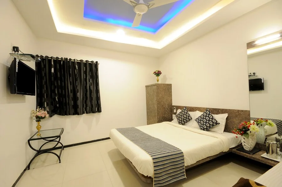 Super Deluxe Room with AC at Hotel Vyankatesh