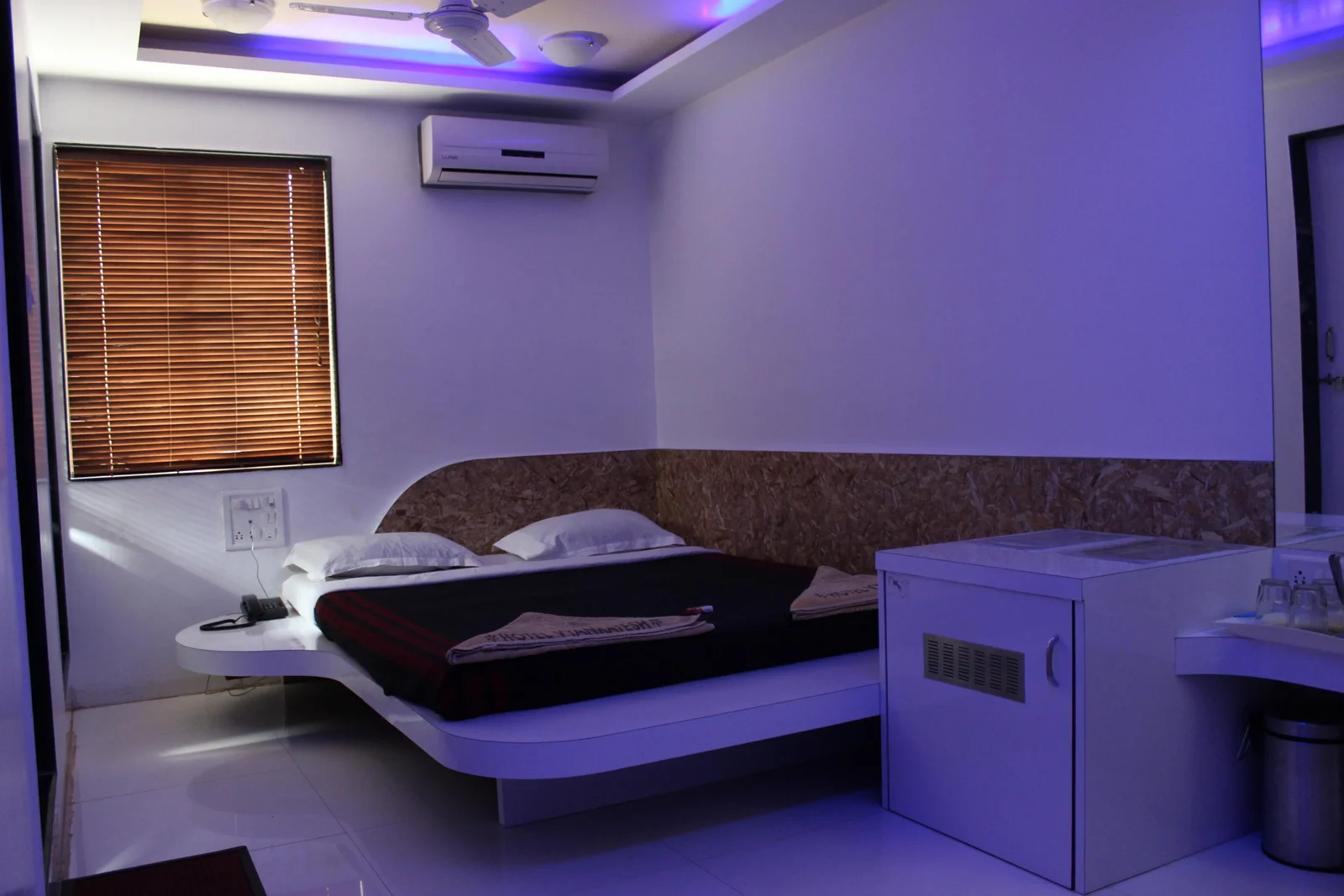 Super Deluxe Room with AC at Hotel Vyankatesh