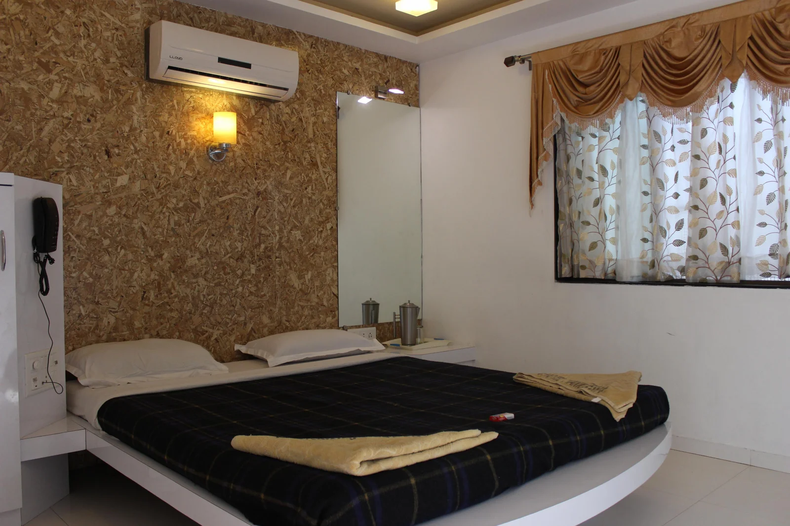 Super Deluxe Room with AC at Hotel Vyankatesh